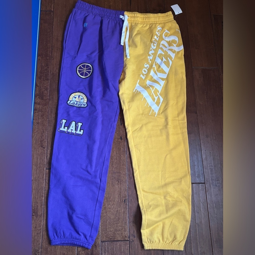 NWT Men’s LA Lakers sweatpants/joggers L